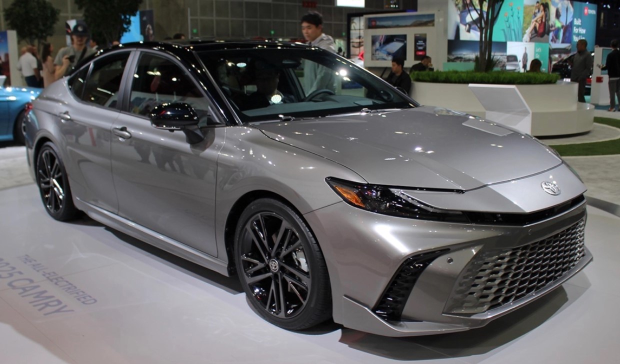 Mẫu xe Toyota Camry Hybrid