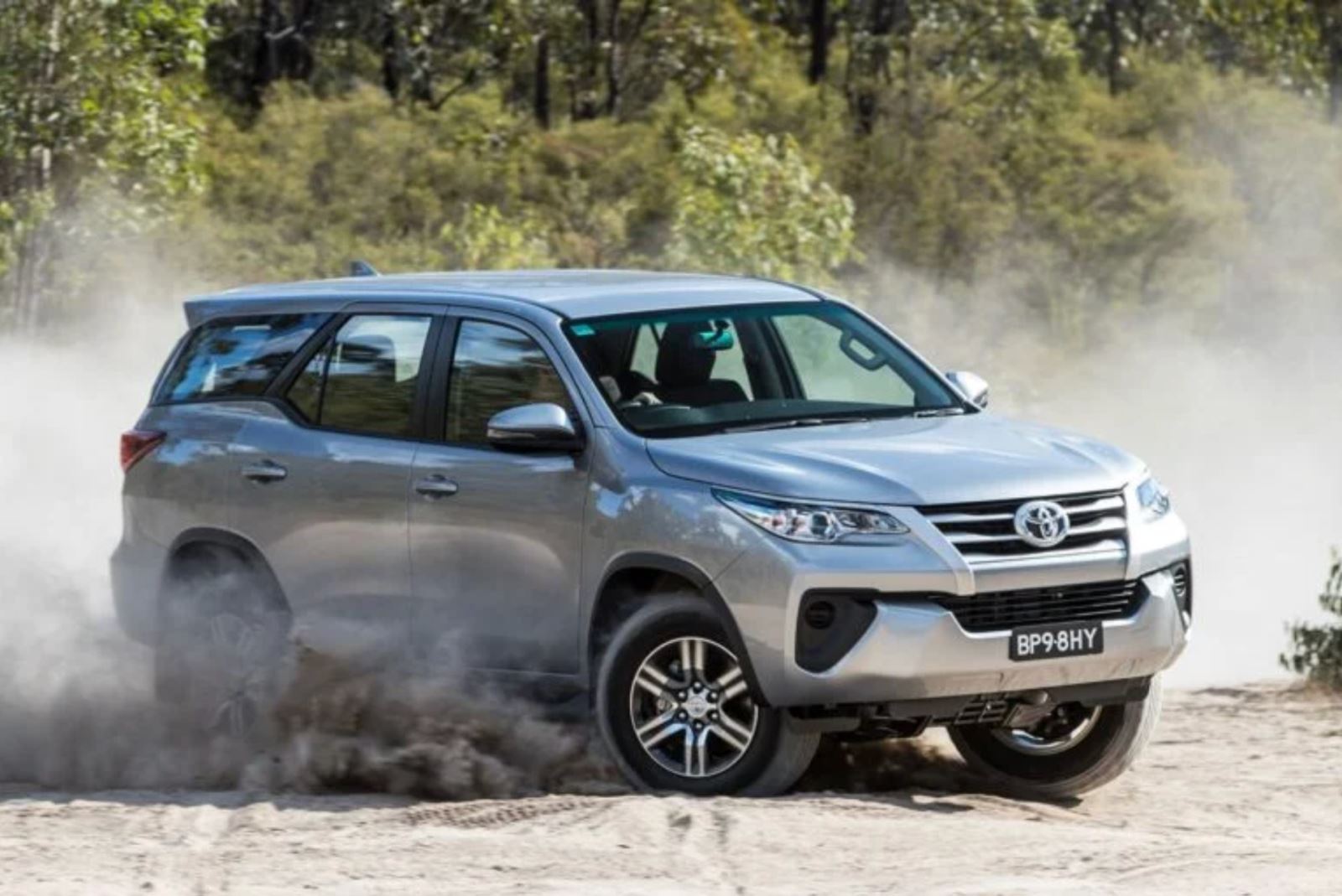 Toyota Fortuner 2019 máy dầu AT 
